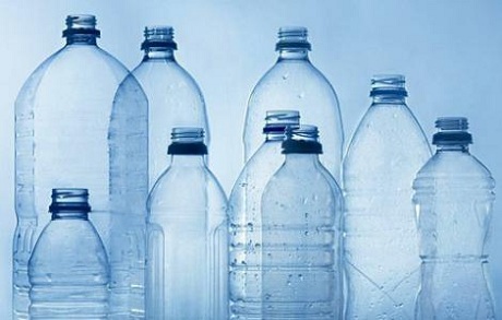 依云擴(kuò)大100%可回收水瓶的應(yīng)用